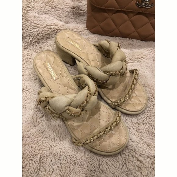 Amazing Chanel Enchained Sandals EU38 - Picture 3 of 6